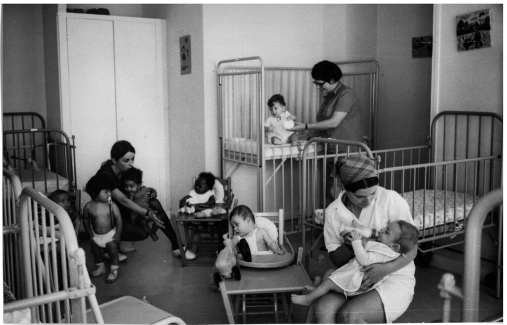 ECLOF-2018-70s-FRANCE-CRECHE-1030x662